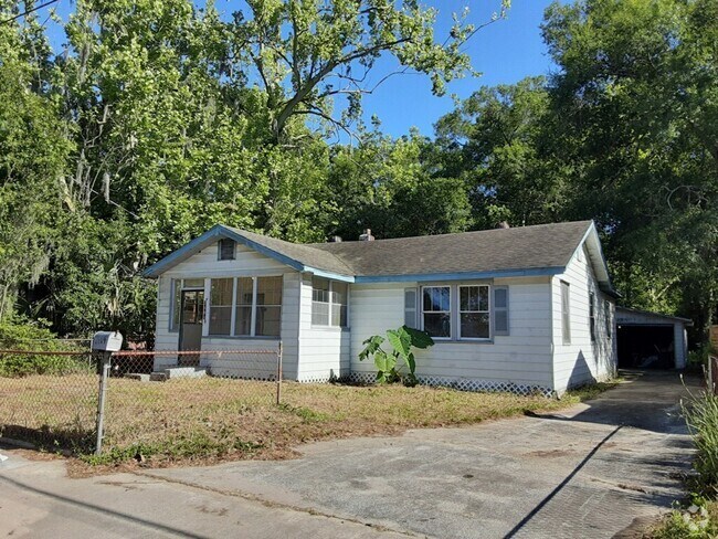 Building Photo - 2604 Commonwealth Ave Rental