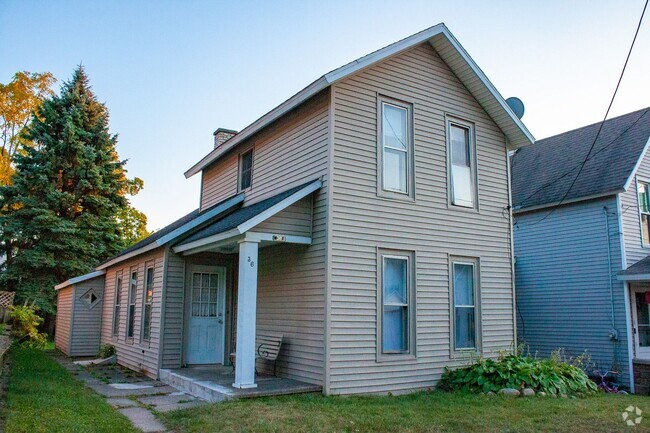 Building Photo - 36 Grove St NE Rental