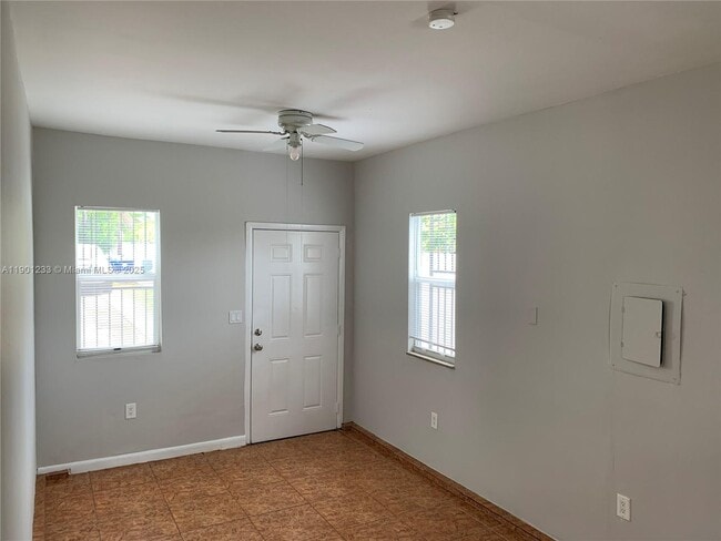 Photo - 178 NE 46th St