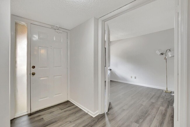 Photo - 5640 Coach House Cir Unit C