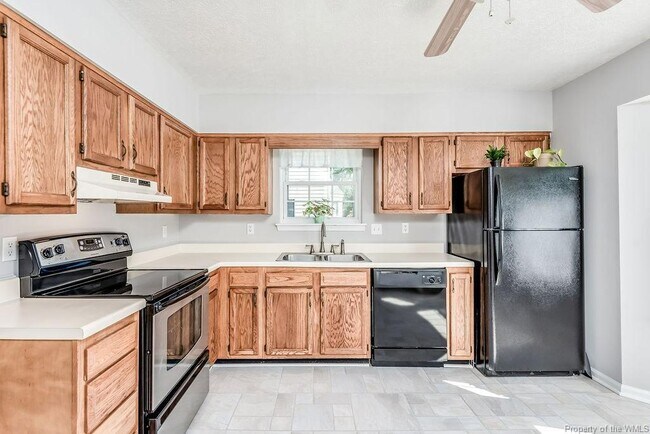 Photo - 1649 Skiffes Creek Cir