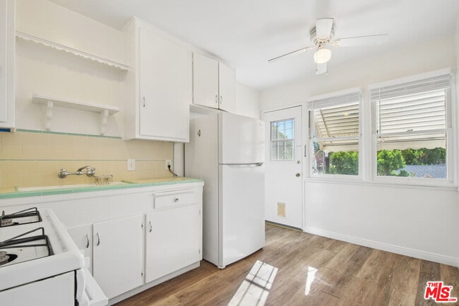 Photo - 4951 Cahuenga Blvd Unit 4951A