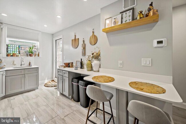 Photo - 1225 Tree St