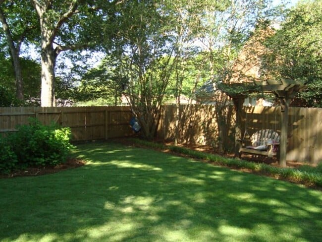 Photo - 4 Bedroom 2.5 Bath Home available to rent!