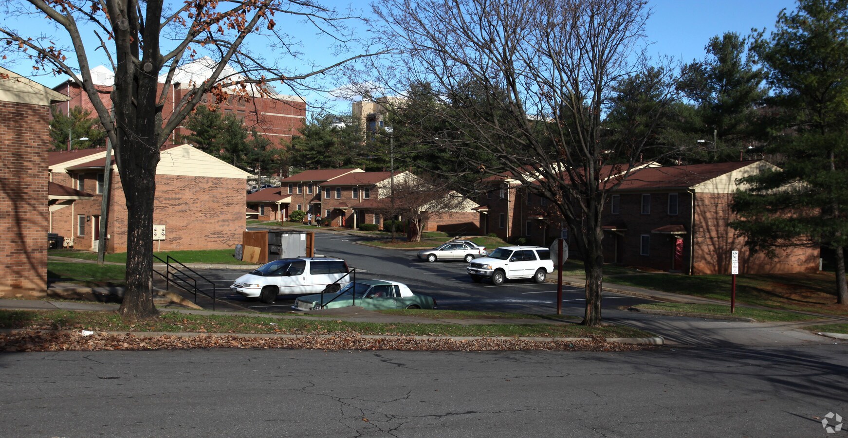 College Hill Apartments - College Hill Apartments