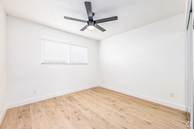 2BR, 1BA - 822SF - Second Bedroom