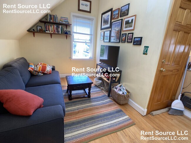 Photo - 20 Radcliffe Rd Unit 3