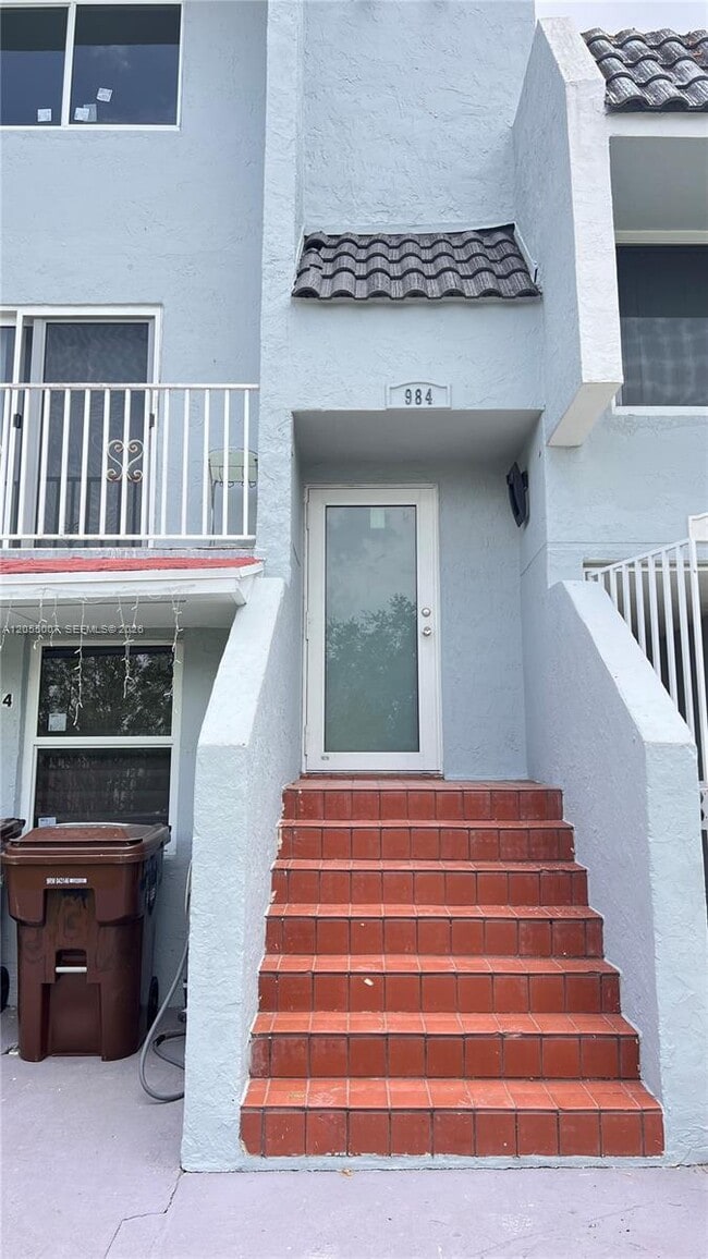 Photo - 984 W 40th St