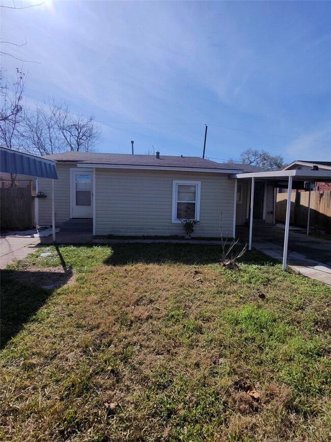 Photo - 10614 Chadwick St