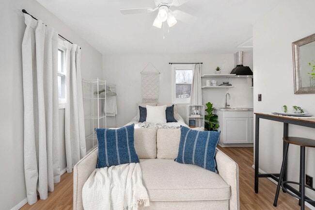 Photo - 1465 Highpoint Ave