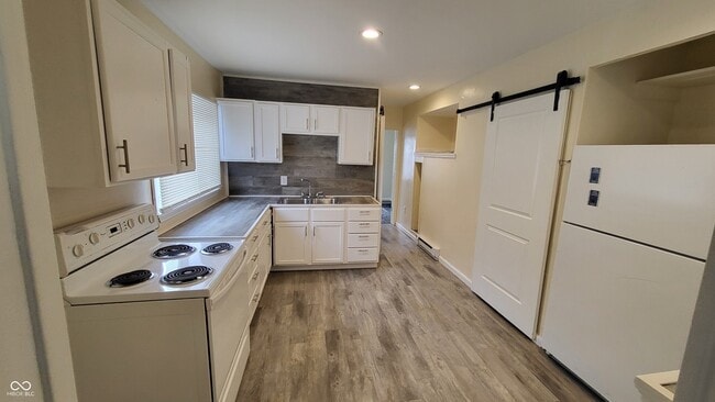 Photo - 1114 N Dearborn St