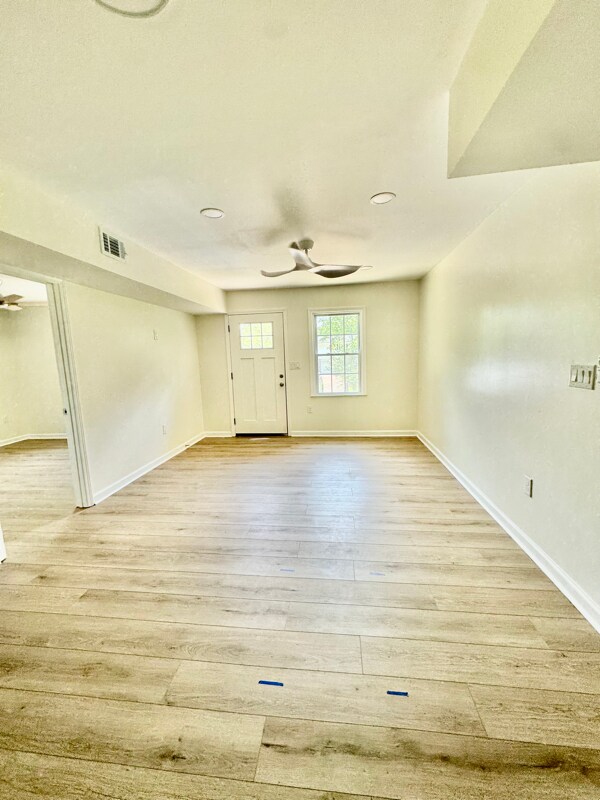 Photo - 680 Navarre Dr