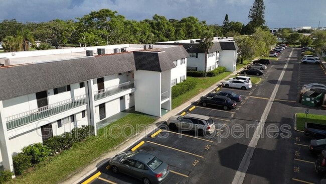 Building Photo - 4504 3rd St Cir W Unit Apt 447
