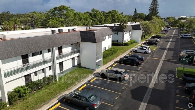 Building Photo - 4504 3rd St Cir W Unit Apt 447