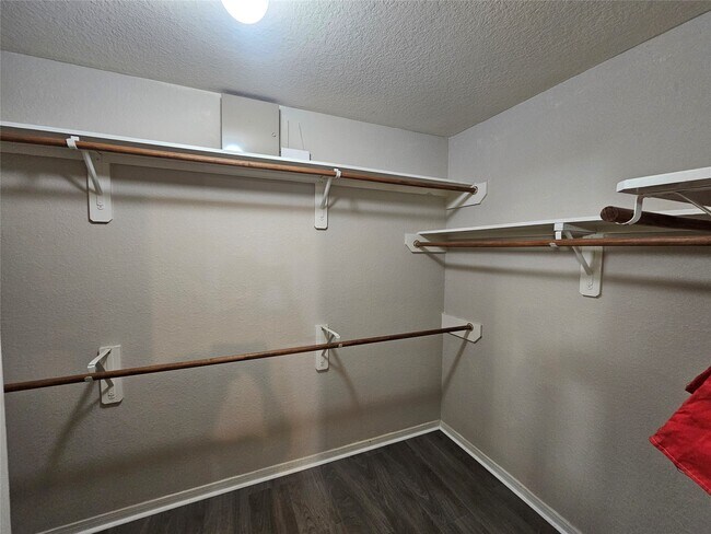 Photo - 11015 Walkup Way