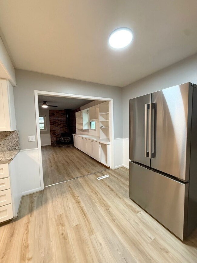 Photo - Spacious 3BR Near Shadow Lake Shopping Center!