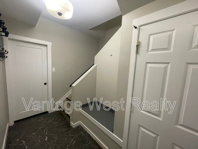 3906 Dryden Rd
