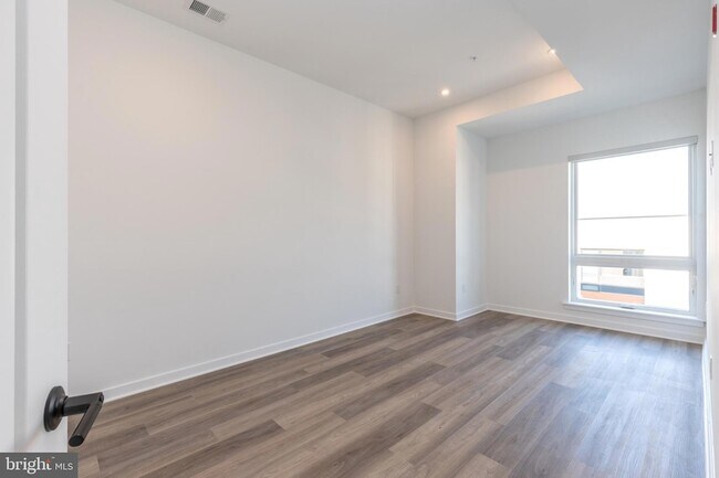 Photo - 3120 W Jefferson St Unit 402