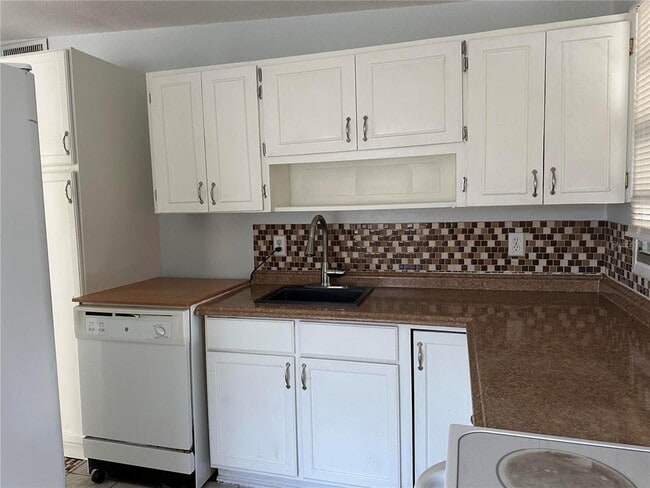 Photo - 9571 83rd Street N