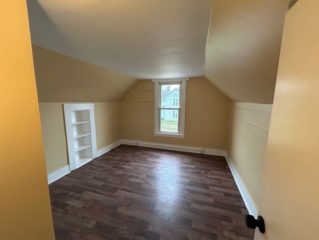 Photo - 9 W Walnut St