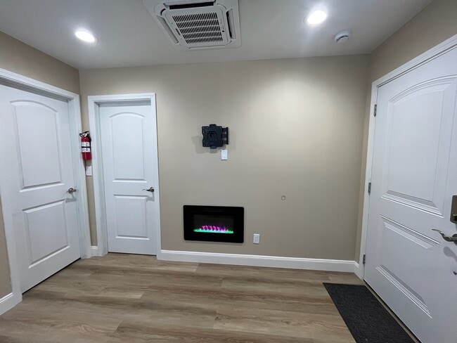 Photo - 324 Nassau Ln