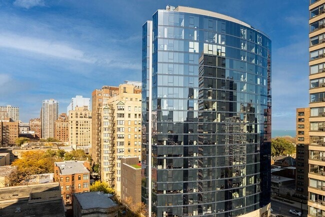 Building Photo - 2950 North Sheridan Rental