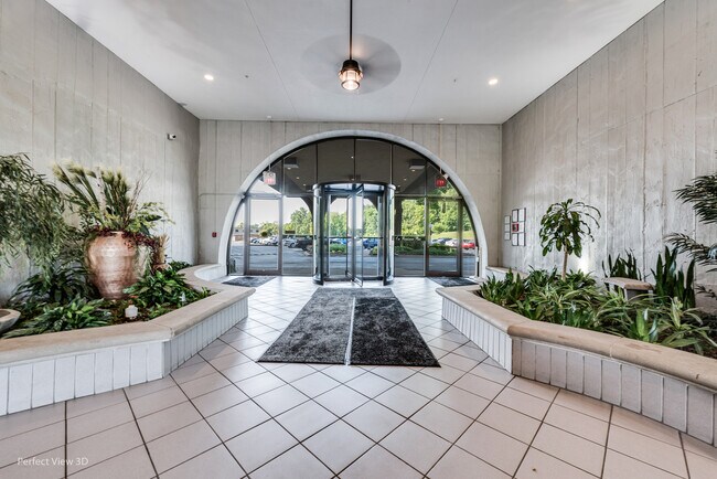 Photo - 1 Renaissance Pl