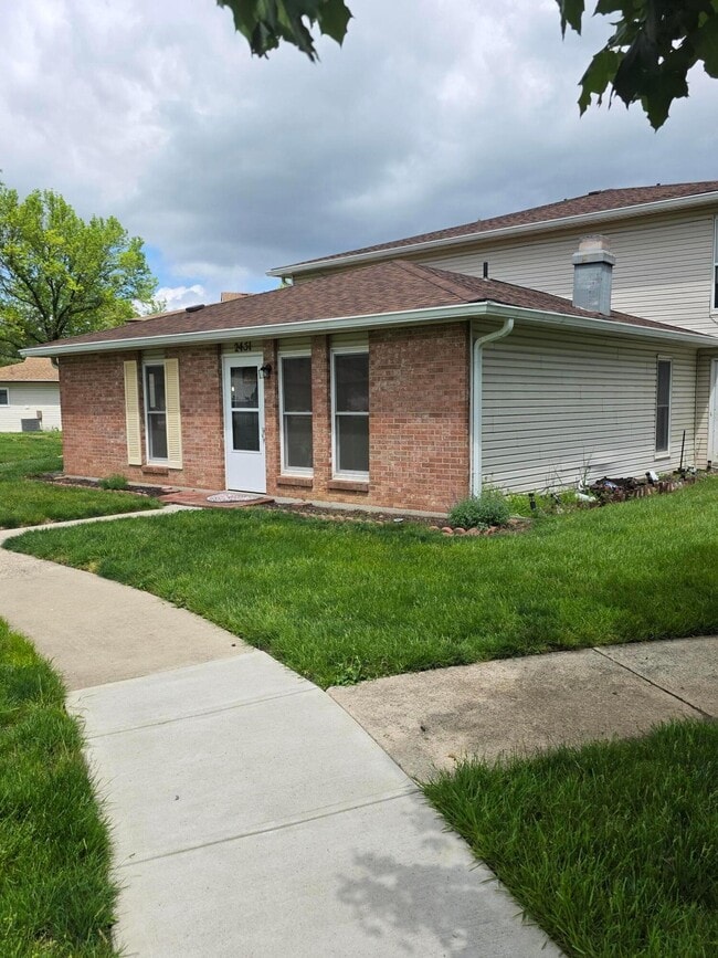 Building Photo - 2451 Natchez Dr Unit A