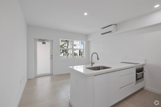 Interior Photo - 710 7th St