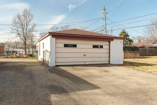 Photo - 1339 S Yearling Rd