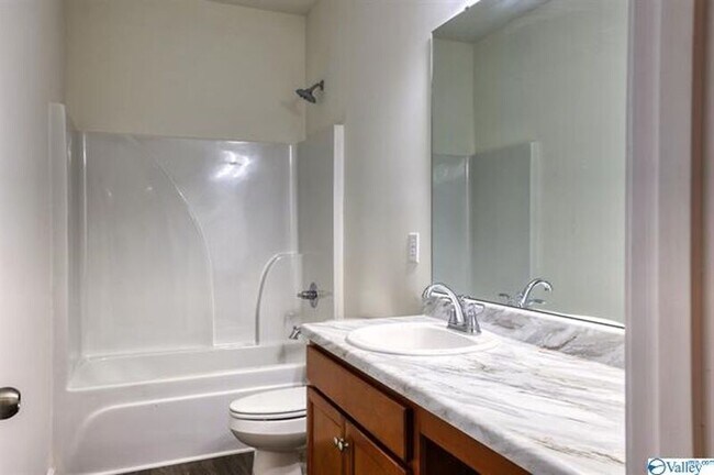 Photo - 115 Lincoln Gray Cir