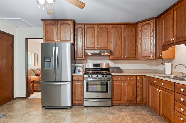 Photo - 1586 Younce St