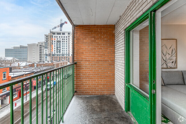 Bachelor - 494SF - Balcony