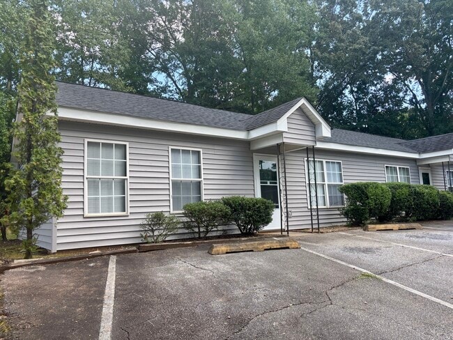 Building Photo - 208 Sunnyside Dr Unit 208
