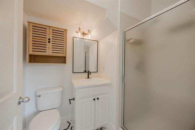 Photo - 2335 Worthington St