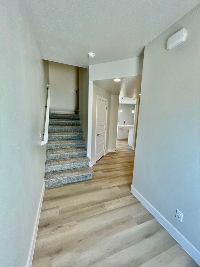 Photo - 632 Elmbrook