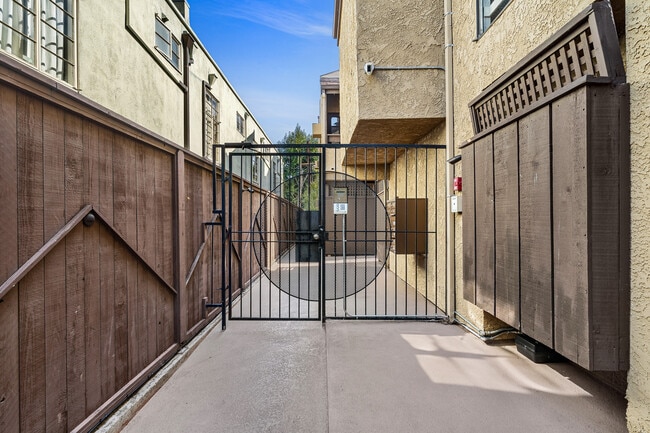 Photo - 906 Kings Rd