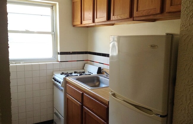 Building Photo - 948 Ludlow Ave Unit 948-03