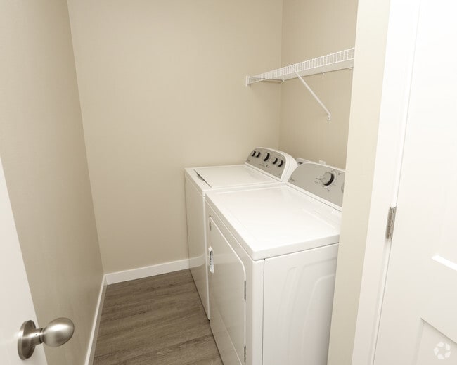 Woodbury Crossing Apartments and Townhomes Townhomes for Rent