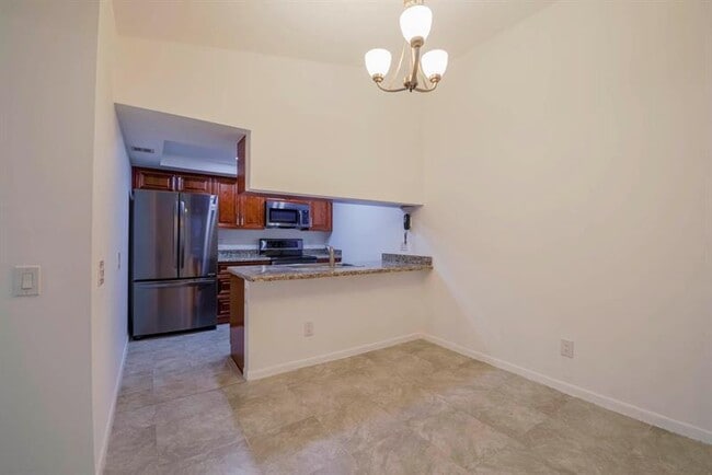 Photo - 661 Waterside Dr