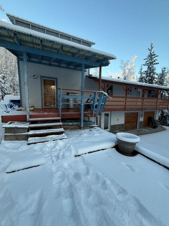 Building Photo - Spacious 3-Bedroom, 2-Bath Home, 2 Car Garage, Just Outside of Town – Pets Welcome!