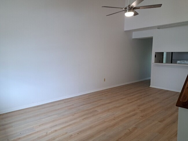 Photo - 12 Alma Ave Unidad 12 Alma Ave, #C