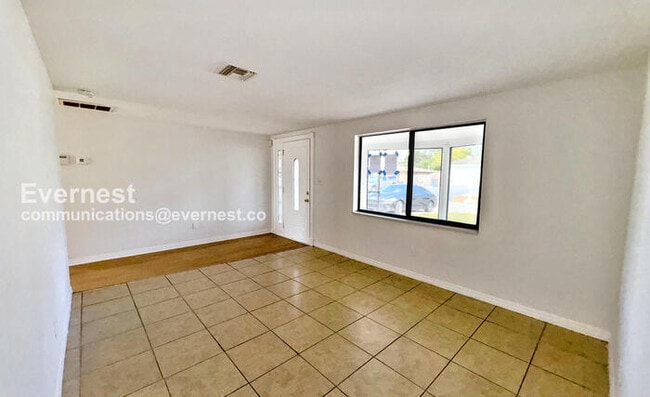 Photo - 1535 Toledo St