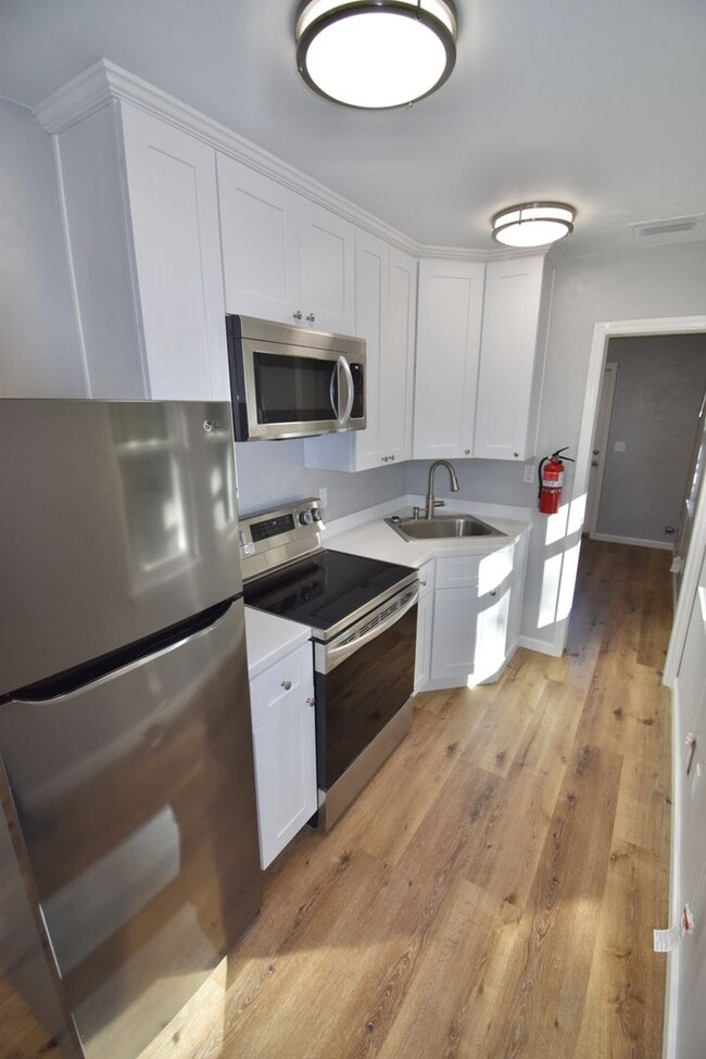 Photo - 626 W Georgia St Unit B