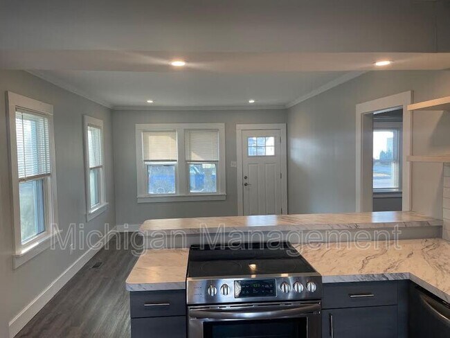 Photo - 3738 Edgar Ave