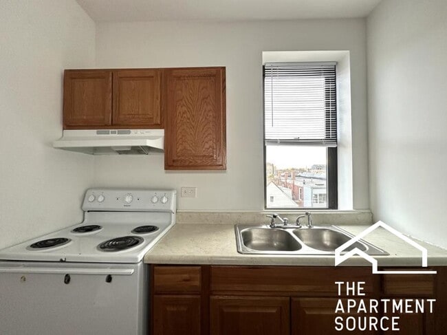 Photo - 3627 W Dickens Ave Unit 3A