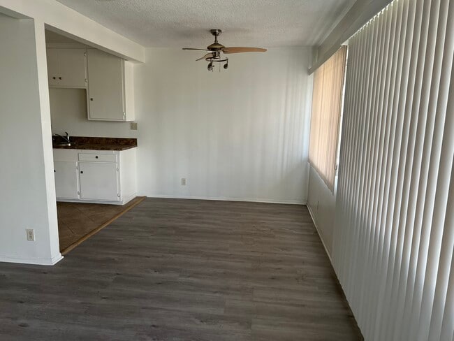 Photo - 335 W 88th St