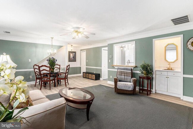 Photo - 750 E Marshall St