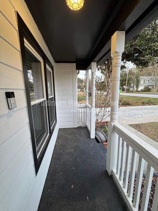 Photo - 1886 Benson Ave SE