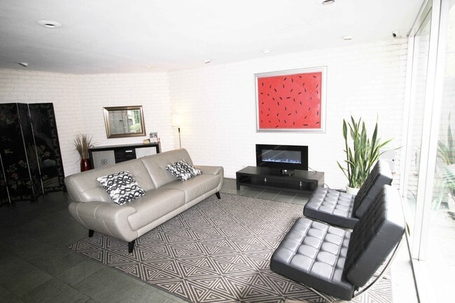 Building Photo - 2511 St Charles Ave Unit 403 Rental